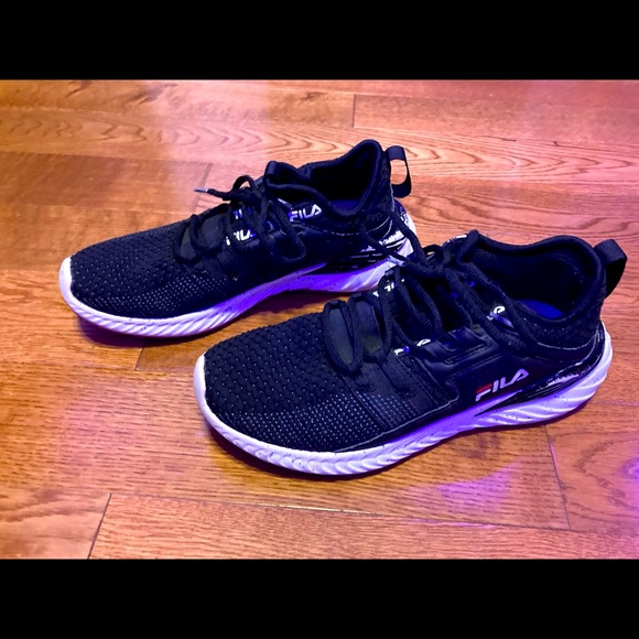 Fila sneakers - Picture 1 of 3